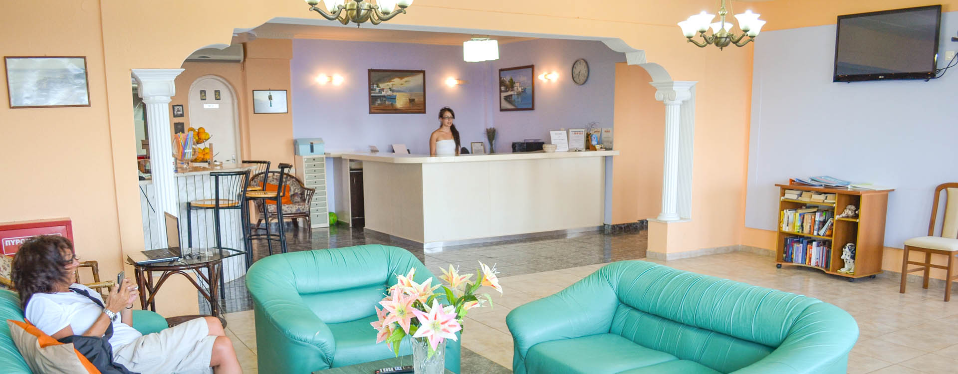 Useful information always at your disposal when visiting our reception